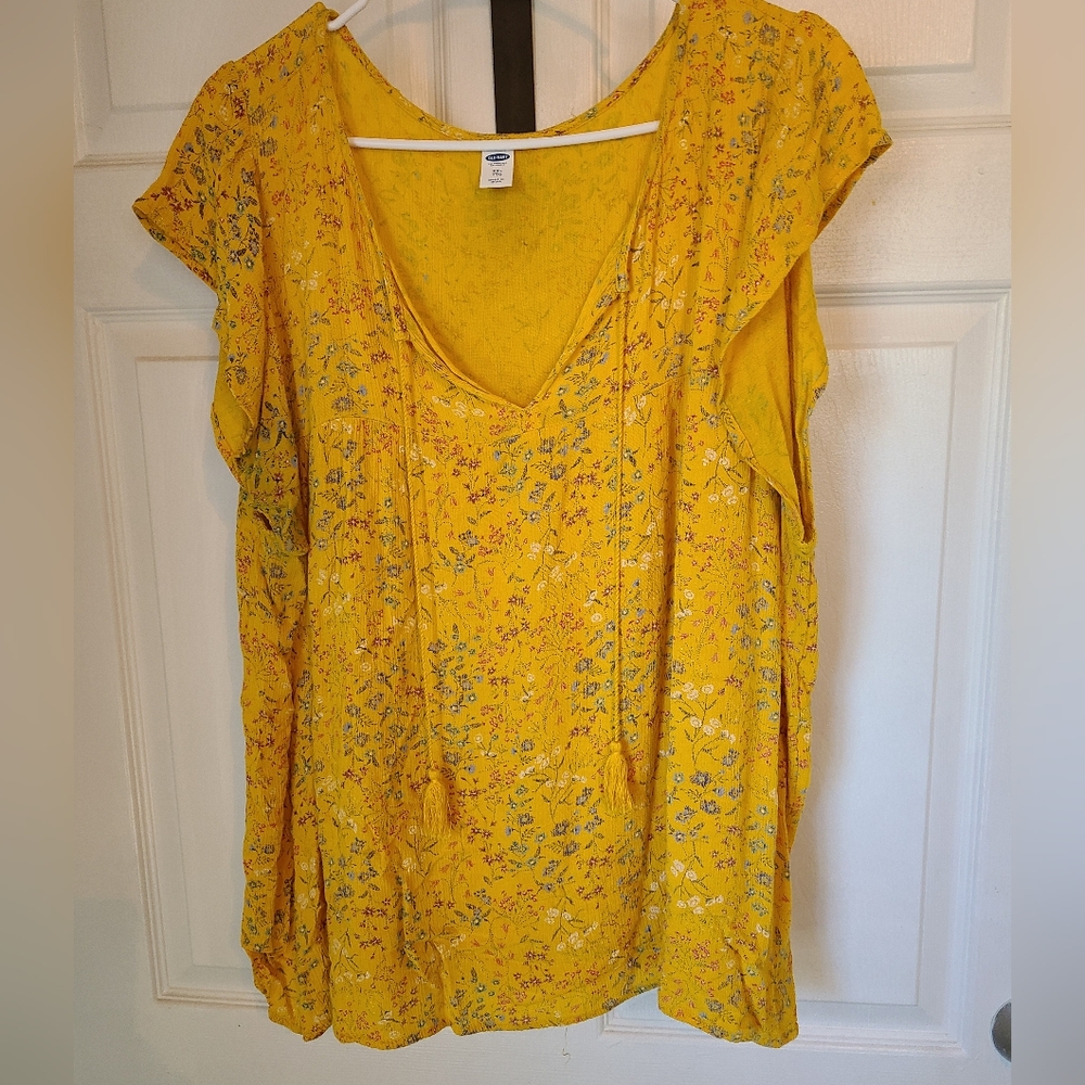 (1424) Old Navy Woman's Short Sleeve Blouse,  Size: XXL Color: Yellow
